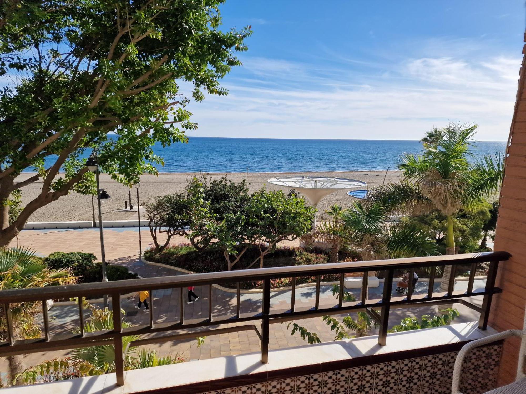 Estepona Playa Buitenkant foto
